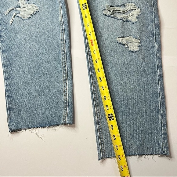 OLD NAVY Extra High Rise  Button-Fly Sky-HiStraight Ripped Raw Hem Jeans Size 2. - Picture 12 of 12